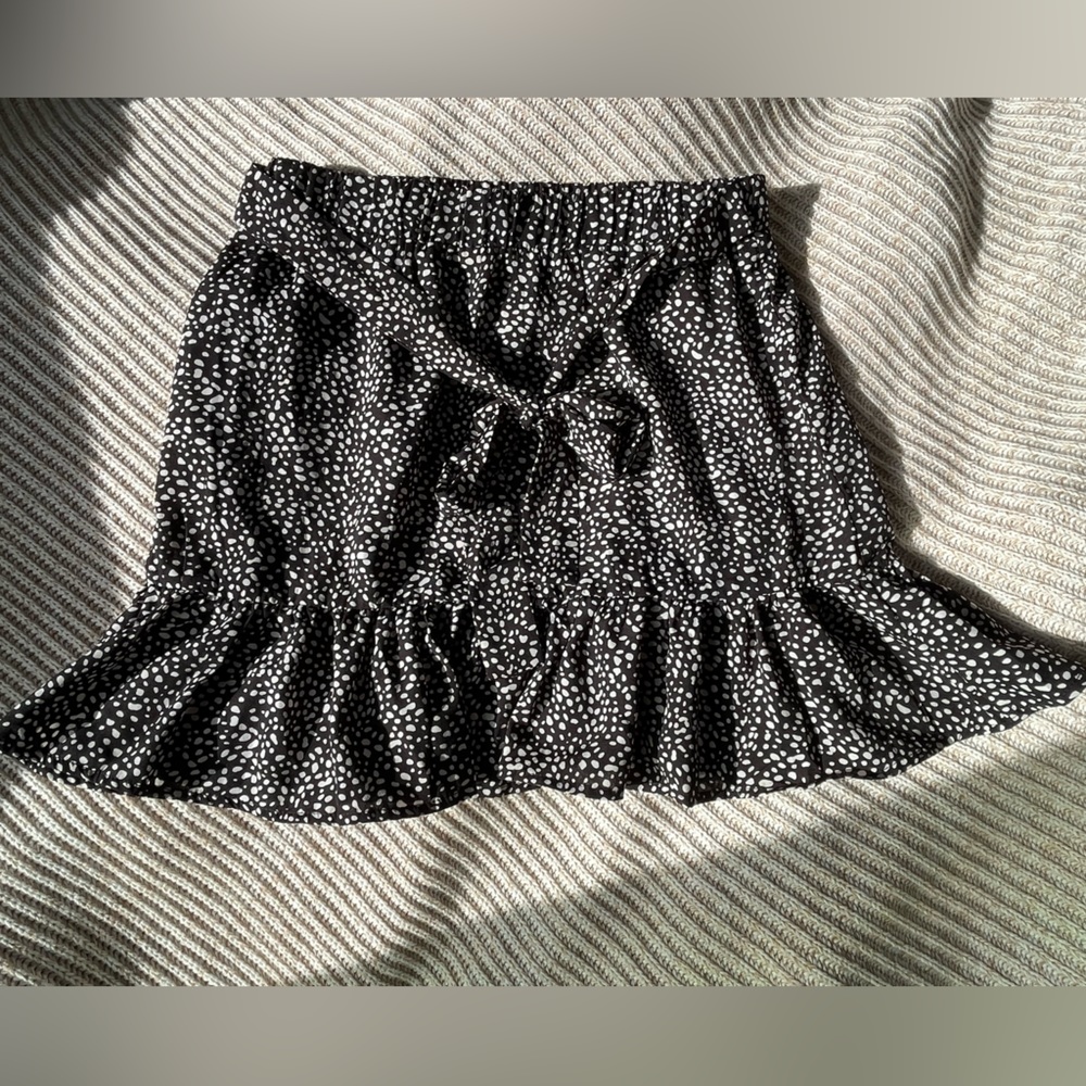 Cute Black Polka Dot Mini Skirt - like new!!